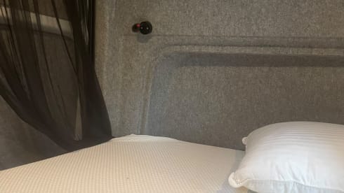 2p Mercedes-Benz campervan uit 2016