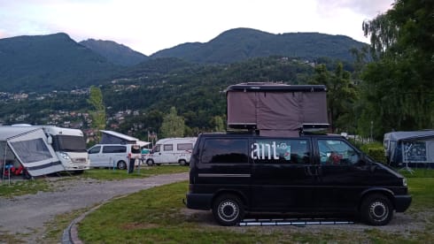 Vant – Cozy T4 with Primetech roof tent (optional)