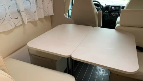 Krokodil – Ideal holiday with this spacious and cozy family camper!