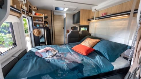 6p Chausson 724 , met aparte airco, uit 2024, volledig uitgerust