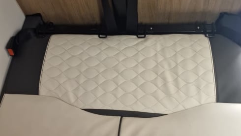 5 belts and 6 berth Fiat AutoRoller 747  year 2021