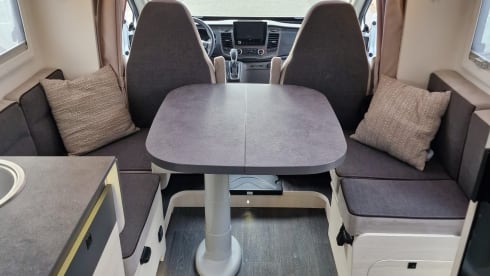 4p Ford semi-integrated uit 2023