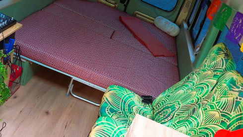 FESTIVALBUS – Converted "FESTIVALBUS" for 5 people! (2012 Ford Transit)