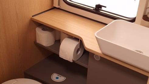 4-pers familie camper, LMC half integraal 2025