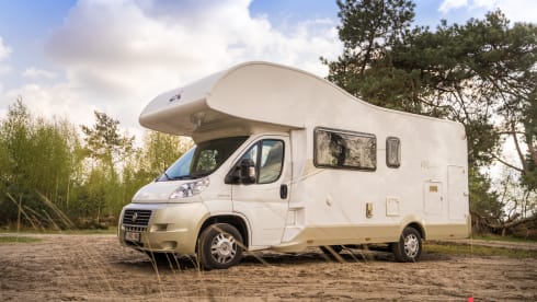 Mobile home with 6 sleeping places - My home is where my camper is