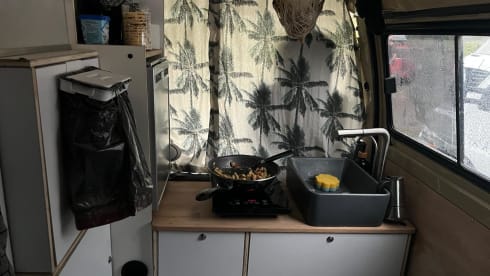 4x4 offered Mitsubishi Delica 