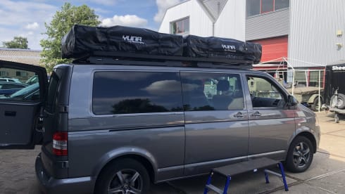 Easy rider  – VW Caravelle 4 pers. Camper van (2 x roof tent)