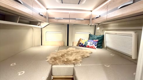 Making Memories 13 – 2025 Dethleffs Globetrail met Automaat en Dakairco. Elegant en Betrouwbaar