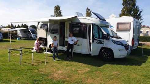 R-Mobil – Enjoy your holiday with automatic and good equipment