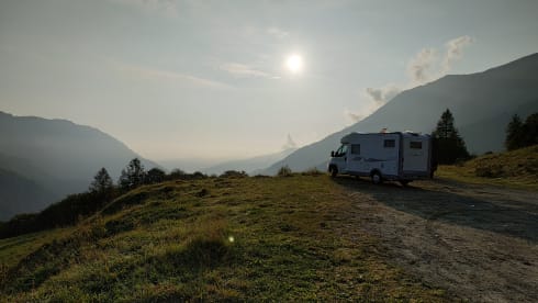 Lovely Camper – Cabinet