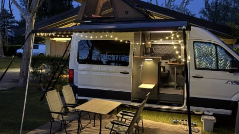 Adventure Van – 4pers. Volkswagen VW Crafter 2.0TDI - Custom Build 2026 - Full Electric 