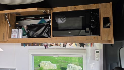 White SportsPearl – 3-sitziger Mercedes-Benz Bus aus dem Jahr 2019