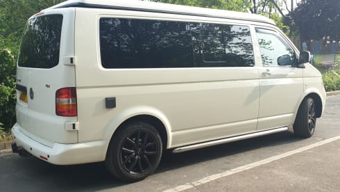 The White Pearl - VW T5 Campervan
