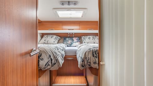 Very luxurious semi-integrated camper with a lot of comfort