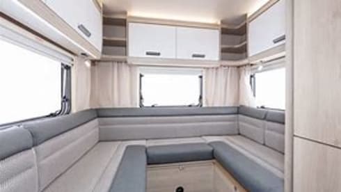 Maverick – Luxury 4 Berth Motorhome (2 lounges, 3 separate sleeping areas)
