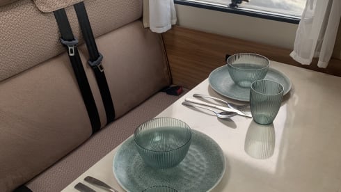 3 Berth 4 Belted Seats Carado semi-integrated from 2016 