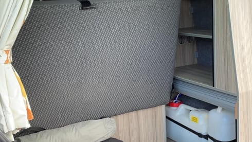 Lovely 4 Berth Campervan VW T5.1 - Adventure Awaits!