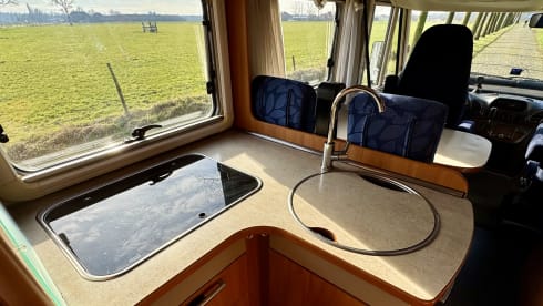 Rifora – Mercedes Hymer Starline 655 intégré 5 places