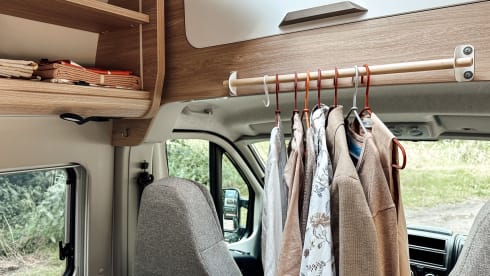 CLAY & GRACE - home away from home – 2-person Knaus bus camper from 2019 - with special design