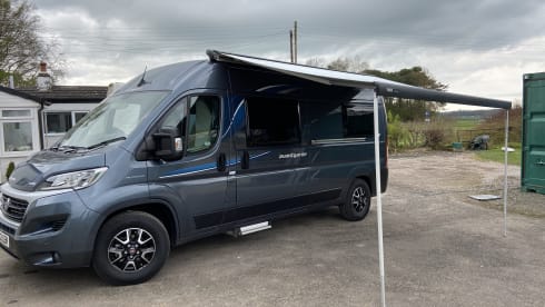 Ronnie – 3 berth Compass CV 40