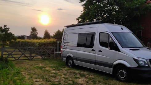 Roulez_Rudi – 2p Mercedes-Benz campervan from 2015