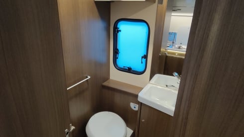 6p Ford alcove from 2017, bunk bed and large seating area
