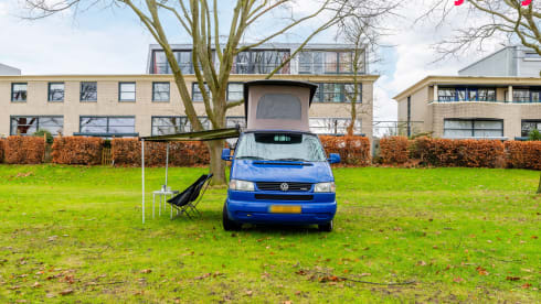 Foelie – 4p Volkswagen campervan uit 2002