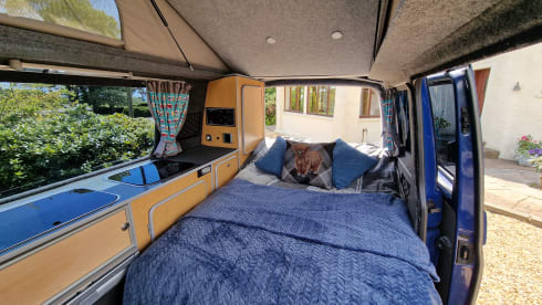 VW T5 Pop-Top 4 couchages | Explorez les environs de Glasgow