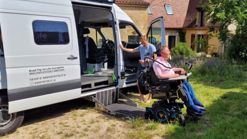 Sydney 1 – Wheelchair accessible motorhome with care facilities