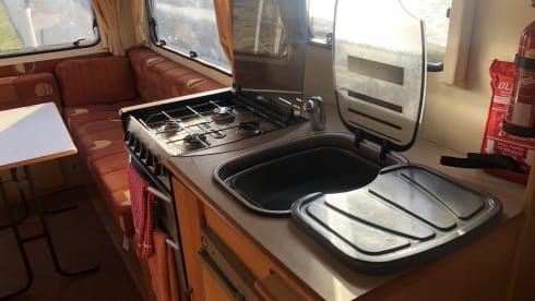 Anglesey Motorhome – Eldis Autoquest 140 4 Berth Motorhome