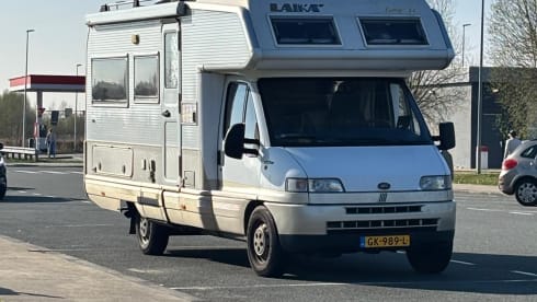 LAIKA – 4p Fiat alcove from 1998