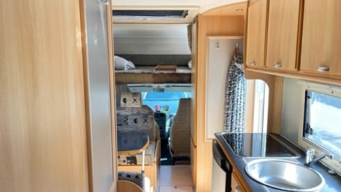 Coosie Camper  – Family camper with tent for 6 people