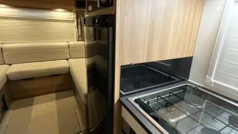 Bailey – Bailey semi-integrato a 6 posti letto, costruito nel 2019.