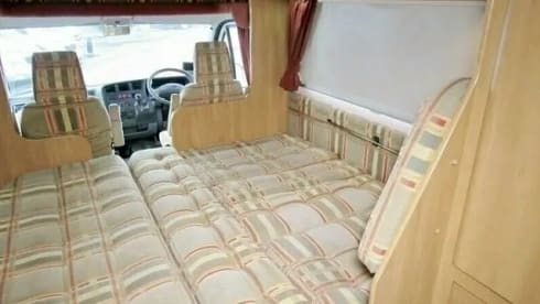 Kevin – 5 berth Fiat Ducato Swift Gazelle F59 2001