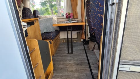 Hymer b644 – 4p Hymer integrated uit 2000