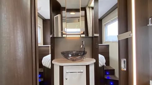 Mobilhome voor 4 personen – 4p Ford semi-integrated uit 2020