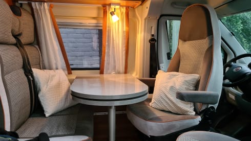Cozy strong Pössl bus camper, fully equipped!