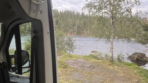 JOEY – 2-seater Peugeot bus from 2019