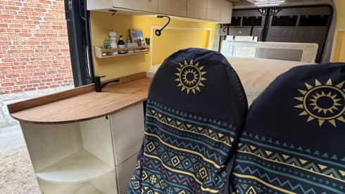Boulder Bus – Off-Grid Opel Movano 4 gordel plaatsen 