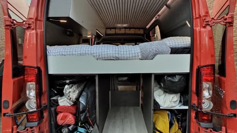 Dubbele schuifdeur en dubbele luifel – 4p Fiat L2H2 bus from 2010 suitable for off-grid
