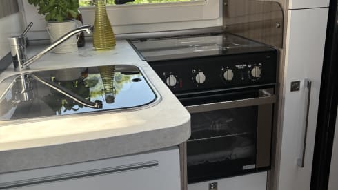 4 berth Benimar Tessoro 413