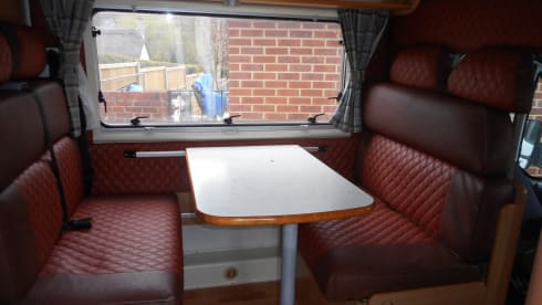 EASY 1 MOTORHOME HIRE JUST TURN UP AND GO