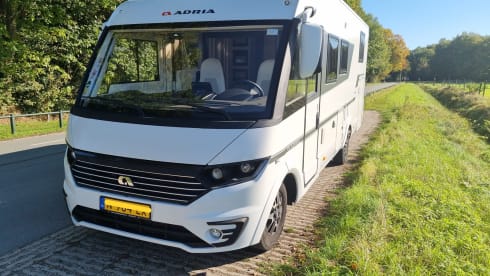 Camper ADRIA SONIC PLUS 700 DC EURO 6 with level system and air conditioning