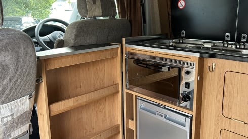 Vino – 4 berth Volkswagen T5 Hillside Camper conversion 2015