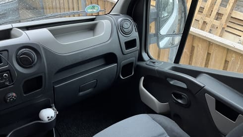 Wim  – 2p Renault campervan uit 2014