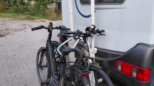 Hymer vast bed – Luxe intregaal Hymer B574