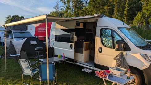 Ragnar – Citroën JUMPER, votre camping-car de voyage confortable avec lits transversaux spacieux