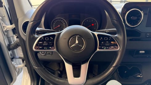 4-seater Mercedes-Benz bus from 2023