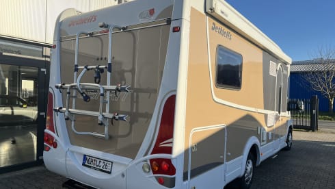 Sjors – Fiat Ducato Dethleffs Queens bed