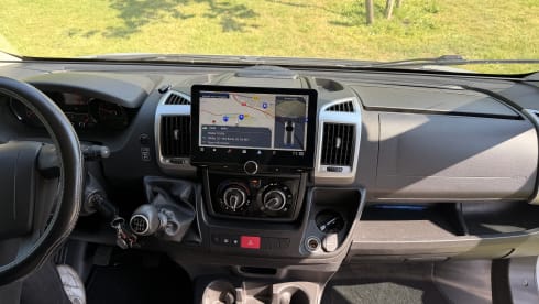 Burstner Nexxo T740 – 3p Bürstner semi-integrated uit 2015